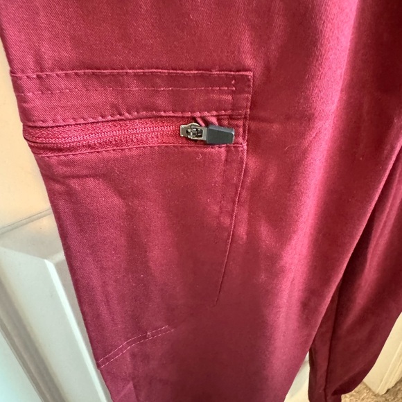 NWOT niaahinn Scrub Set Modern V-neck & Drawstring Jogger Pants w/Ribbed Cuff, S - Picture 9 of 13